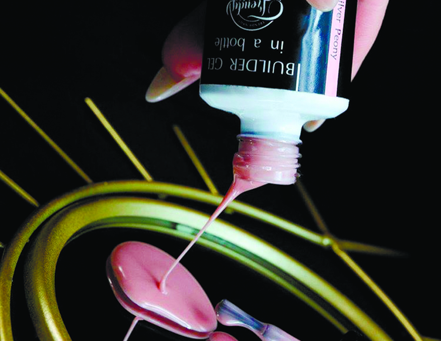 Trendy Nails Builder Gel in a bottle Silver Peony (розово-бежевый), 15 мл
