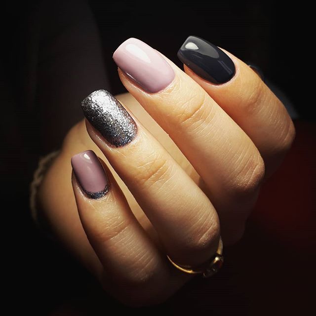 Molekula DIAMOND gel varnish No. 510 (cold silver, with sparkles and mica), 6 ml Molekula DIAMOND gel varnish No. 510 (cold silver, with sparkles and mica), 6 ml