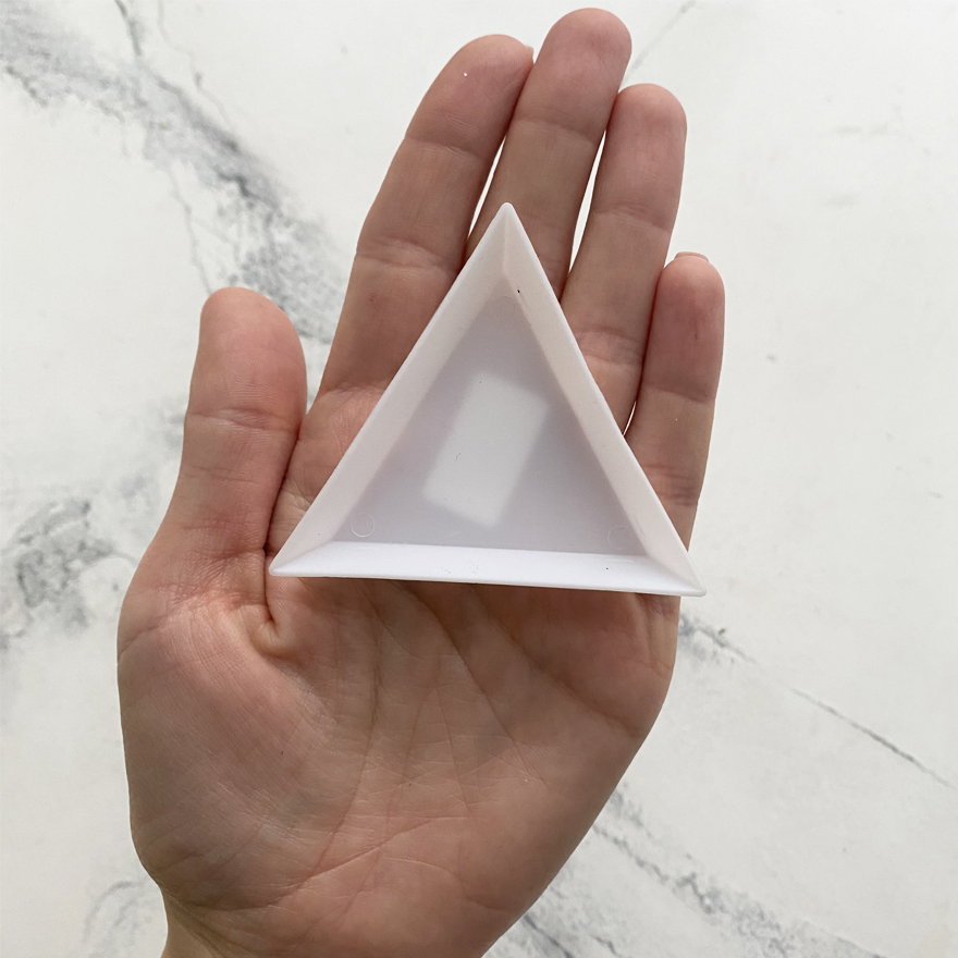 Tray for rhinestones and decor in the shape of a triangle Tray for rhinestones and decor in the shape of a triangle