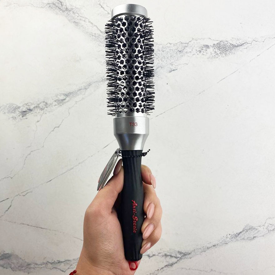 Olivia Garden - PRO TERMAL Anti-static, blow-through brush 33 mm. Olivia Garden - PRO TERMAL Anti-static, blow-through brush 33 mm.
