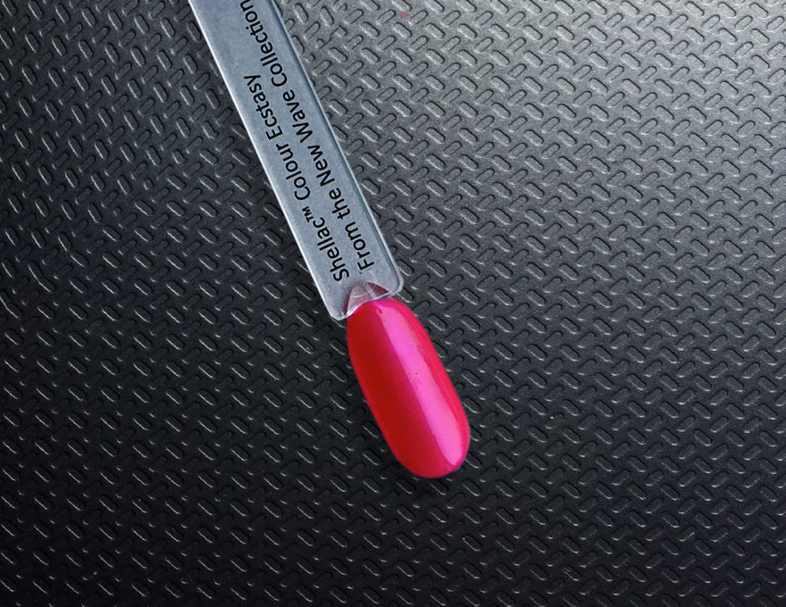 Лак CND Vinylux Weekly Polish - Ecstasy №241 (рожева фуксія з мікроблиском), 15 мл