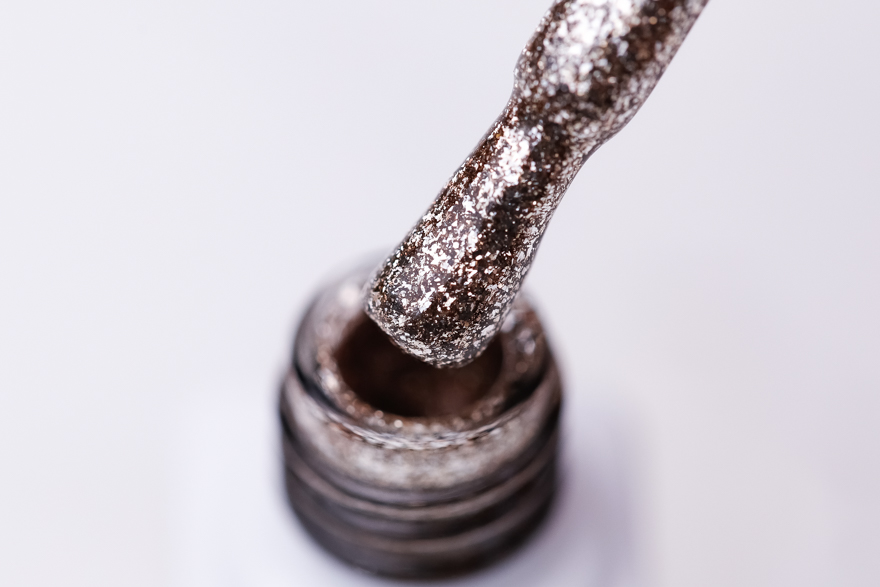 Molekula DIAMOND gel varnish No. 512 (light gold, with sparkles and mica), 6 ml