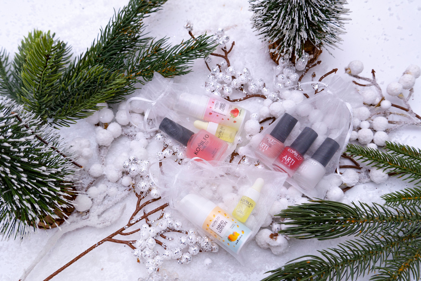 Komilfo Gift Hand Lotion Strawberry 10ml, Nail Fix Retinyl 8ml & Cuticle Oil 2ml Komilfo Gift Hand Lotion Strawberry 10ml, Nail Fix Retinyl 8ml & Cuticle Oil 2ml