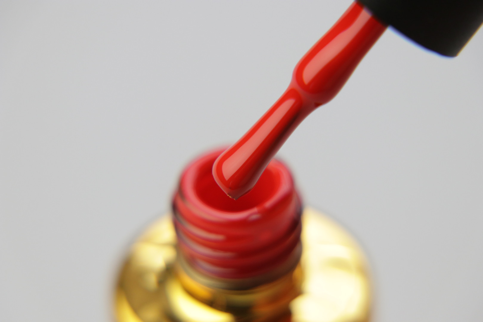 FOX gel varnish No. 043 (classic red, enamel), 7 ml