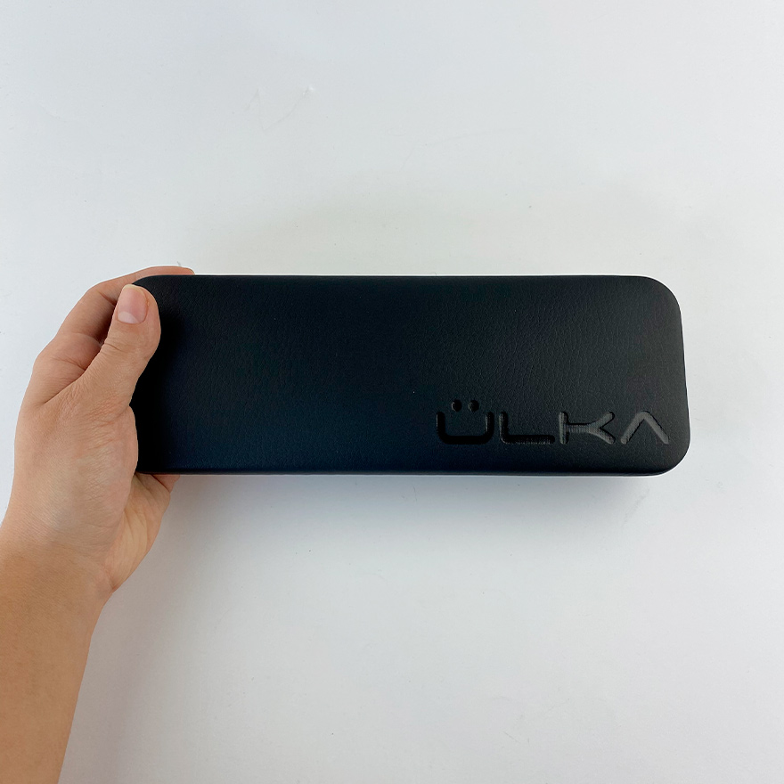 ÜLKA Подставка под руки на магнитах Premium (черная №1) ÜLKA Подставка под руки на магнитах Premium (черная №1)