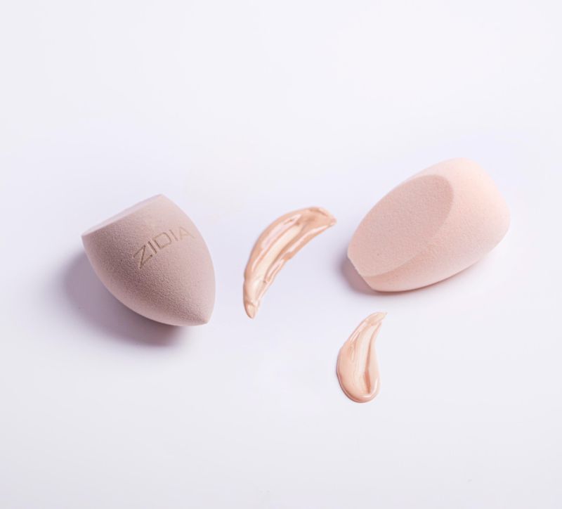 Спонж ZIDIA MakeUp Blender "Frieda", срезанная капля, серый в коробочке (без латекса)