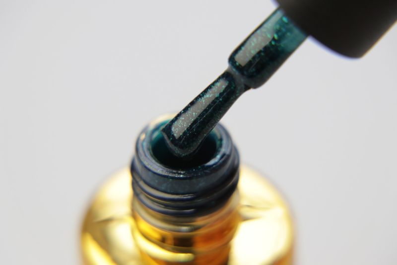 FOX gel varnish No. 164 (greenish-blue with sparkles), 7 ml