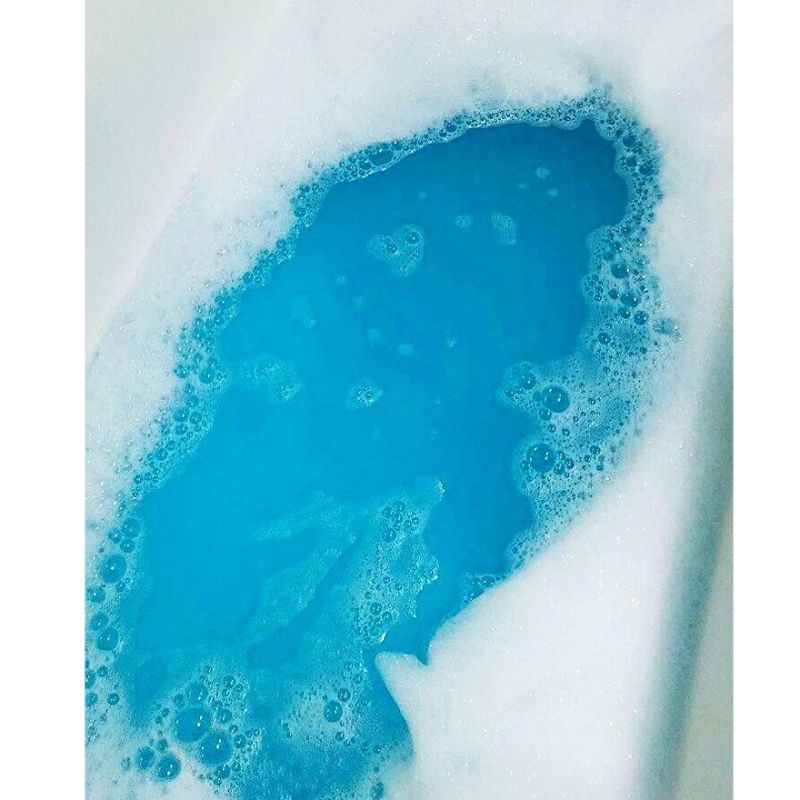 Bath bomb with toy, white-blue, 100 g