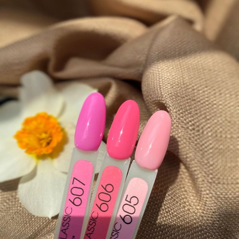 MOON FULL color Gel polish No. 605 gel-varnish (pale pink, translucent), 8 ml