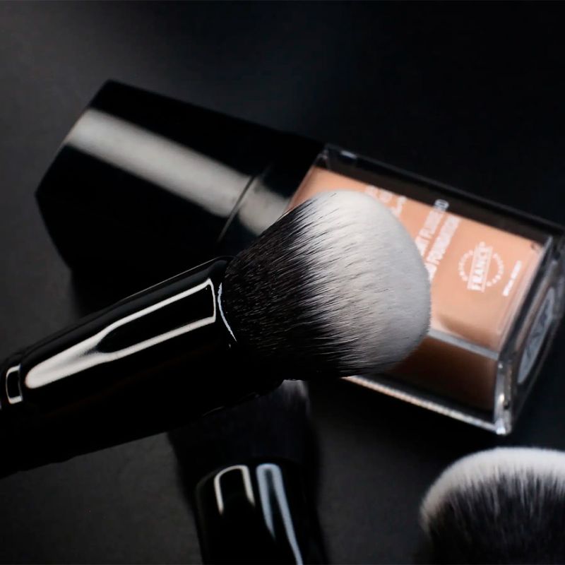 WOBS Brush for applying tonal cream, base and fat correction W5223, synthetic
