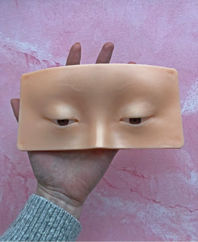 Reusable mask for makeup training