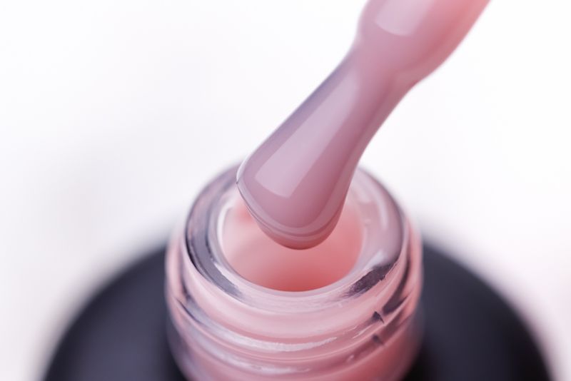 NailApex Ideal Base Camouflage Base No. 1 (pink nude, translucent), 15 ml