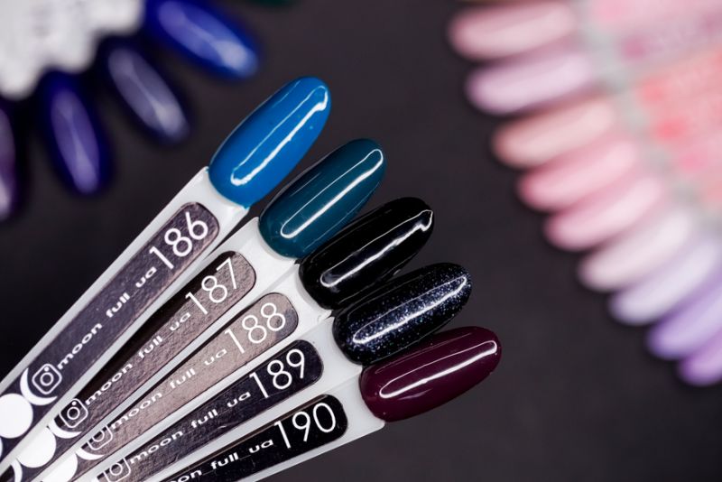 Гель-лак MOON FULL color Gel polish №189 (чорний з блискітками, мікробликс), 8 мл
