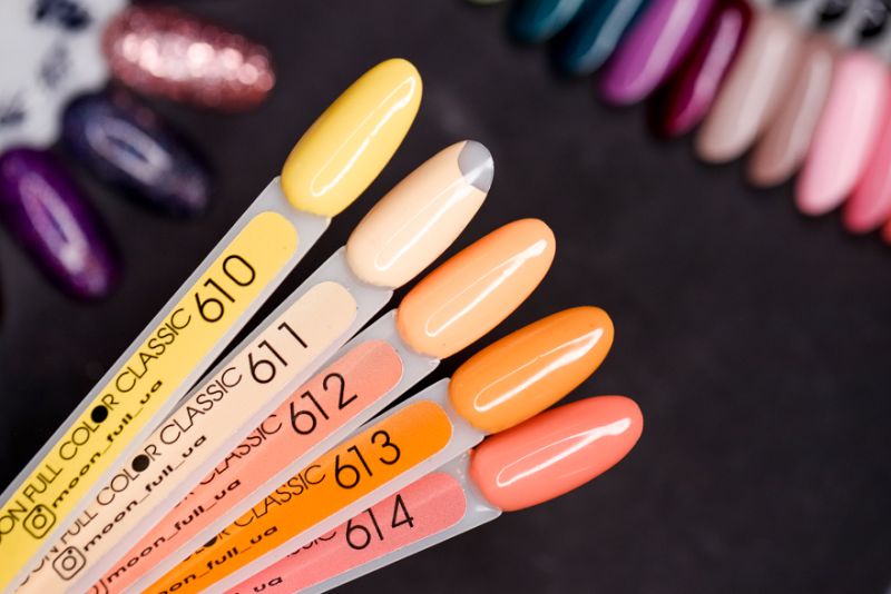Гель-лак MOON FULL color Gel polish №613 (абрикосовий темний, емаль), 8 мл