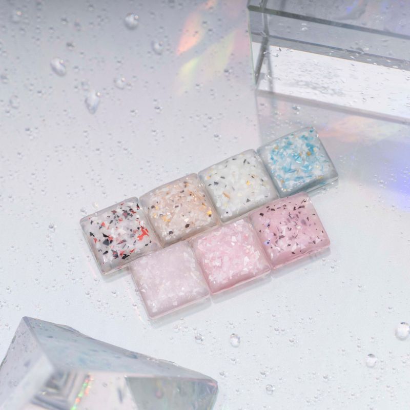 Komilfo Glassy Base GB005 (pale pink with flakes), 8 ml