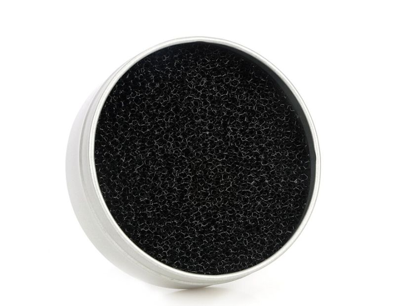 Metal box with a sponge for cleaning brushes