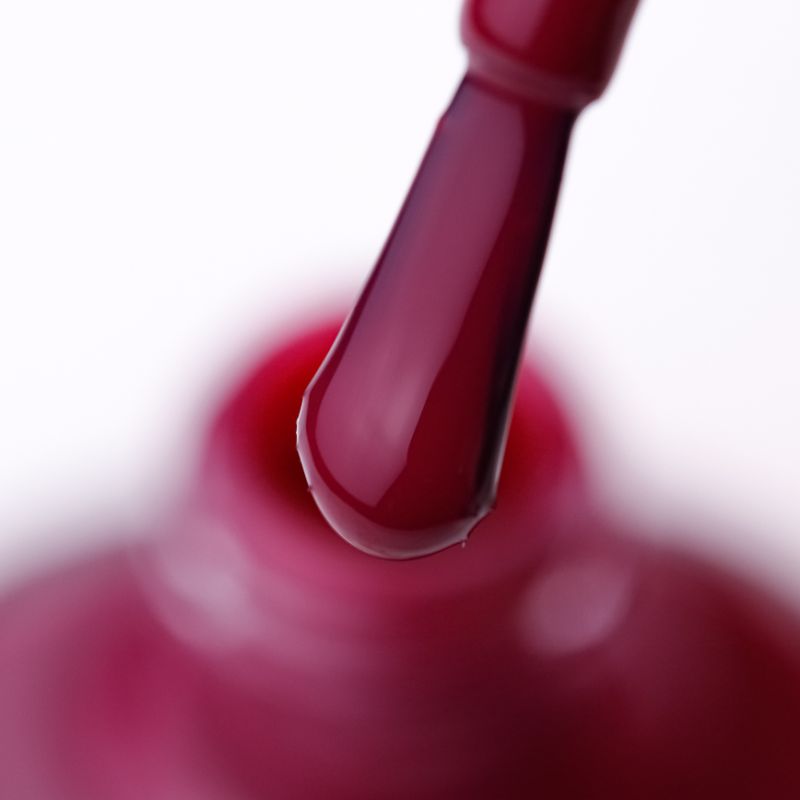 Лак CND Vinylux Weekly Polish - 153 Tinted Love (насичений вишневий, емаль), 15мл