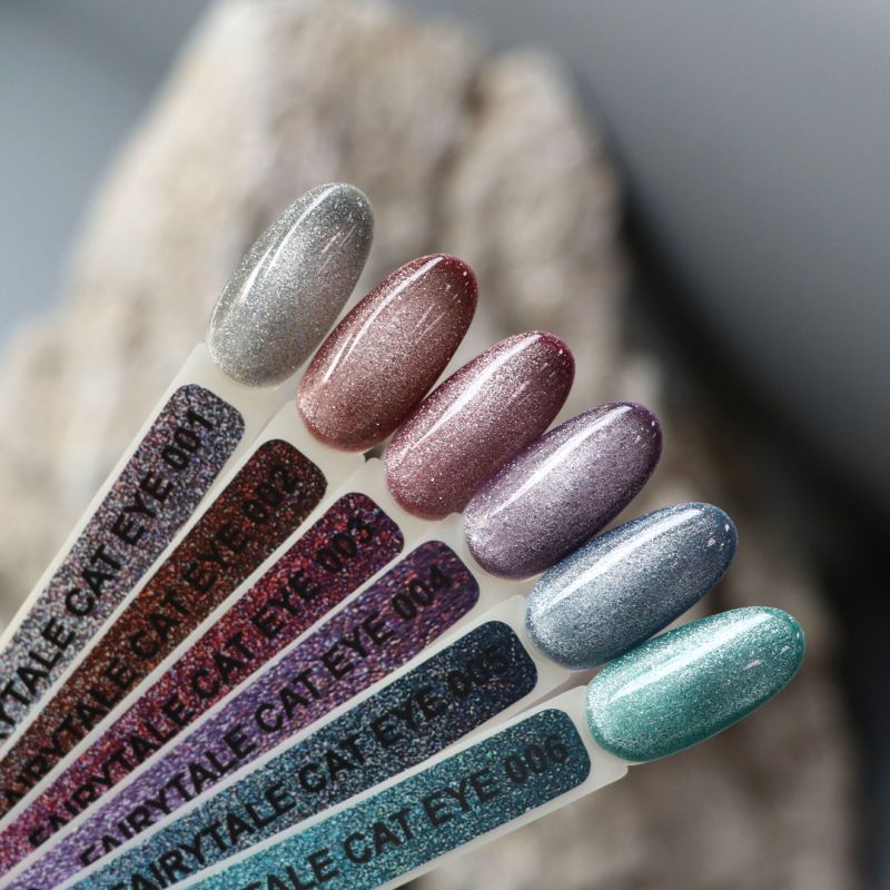 Гель-лак Komilfo Fairytale Cat Eye 005 (нежно-голубой, магнитный, светоотражающий), 8 мл