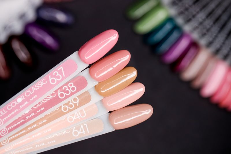 Гель-лак MOON FULL color Gel polish №639 насичений латте, 8 мл