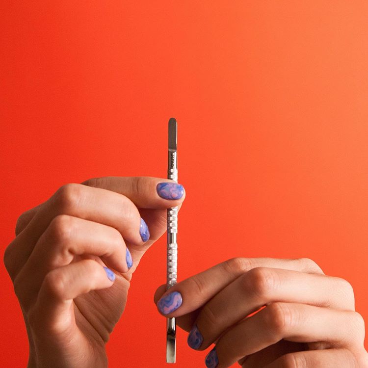 OSTRO double-sided manicure scraper