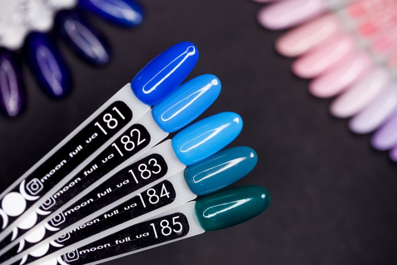 Гель-лак MOON FULL color Gel polish №182 (блакитний, емаль), 8 мл