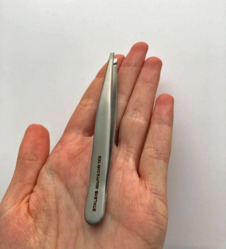 Staleks - BEAUTY & CARE 10 TYPE 2 eyebrow tweezers, narrow straight edges