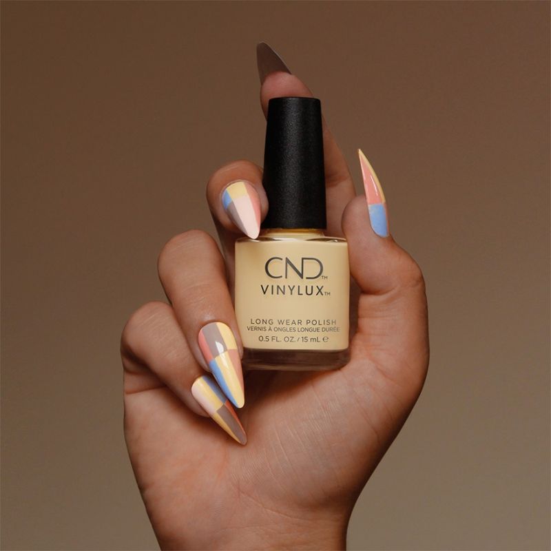 Varnish CND Vinylux - Smile Maker (374) (pale yellow, enamel), 15 ml
