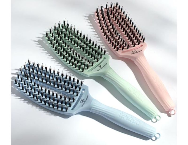 Olivia Garden Massage brush with natural bristles Finger Brush Combo Medium Blue