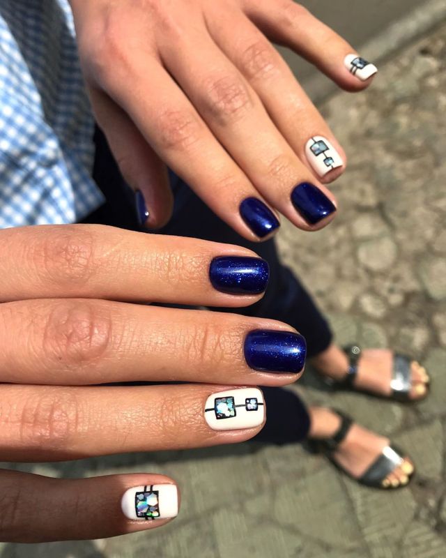 Gel Polish Komilfo Deluxe Series D252 (dark blue, micro gloss), 8 ml.