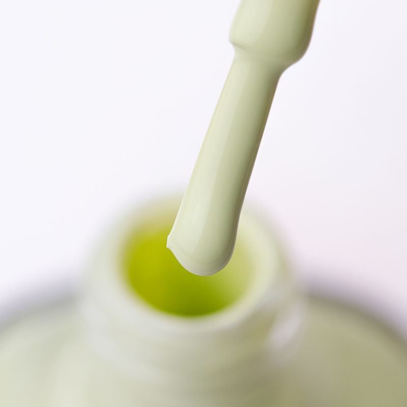 CND Vinylux Weekly Polish - Sugar Cane (245) (light green, enamel), 15 ml