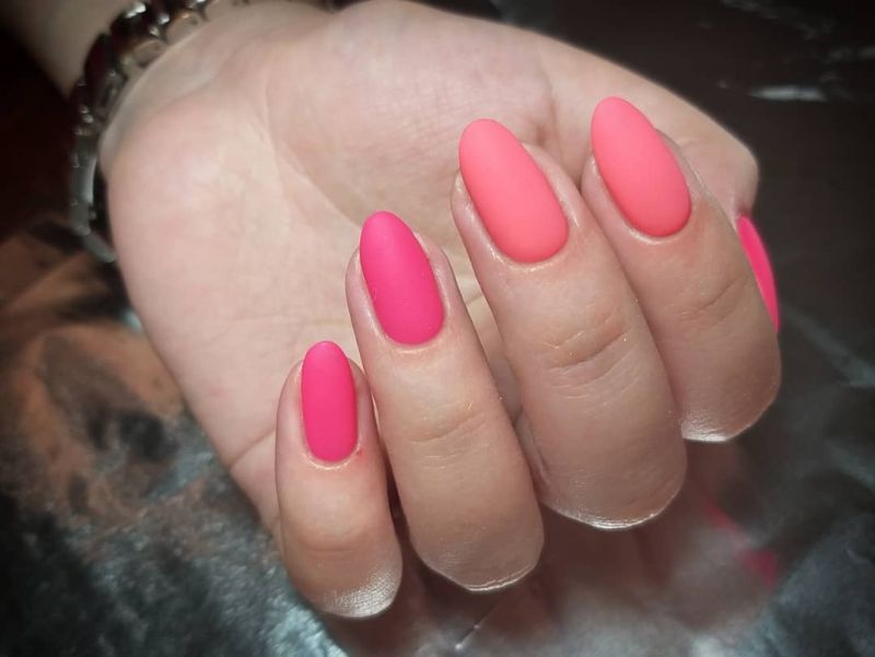 Kira Nails gel varnish No. 043 (muted raspberry, enamel), 6 ml