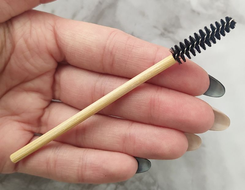 Hair brush, nylon, black on a wooden base (1 piece)