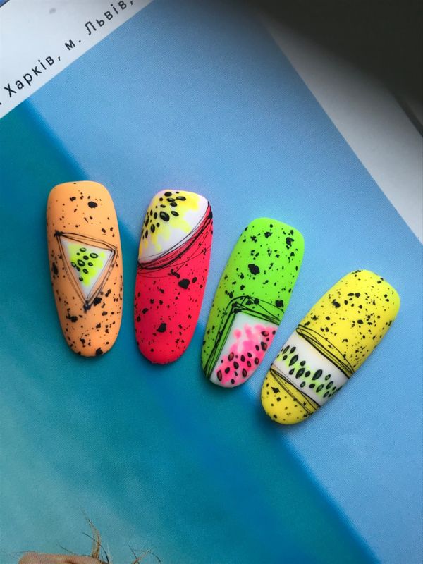 Gel Polish Komilfo Kaleidoscopic Collection K001 (light green, neon), 8 ml.