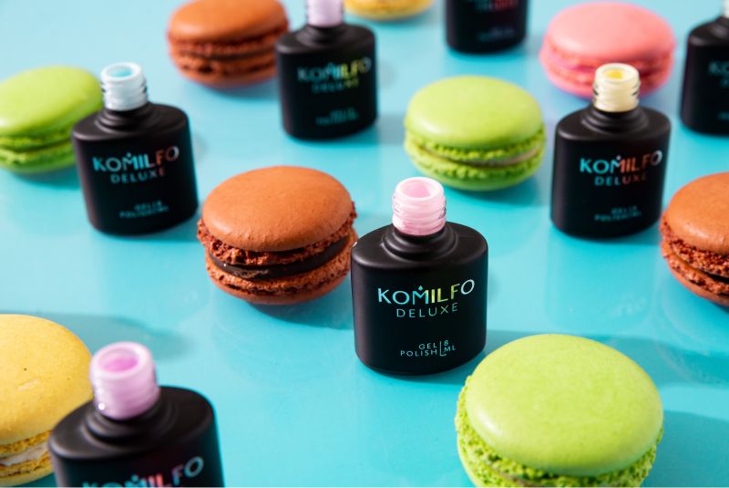 Гель-лак Komilfo Macarons M004 (пастельний бузковий, емаль), 8 мл