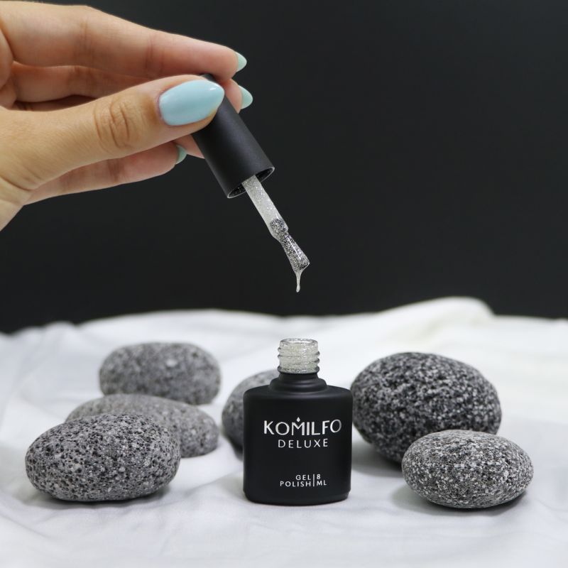 Komilfo No Wipe Silver Top топ БЕЗ липкого слоя с серебряным микроблеском, 8 мл
