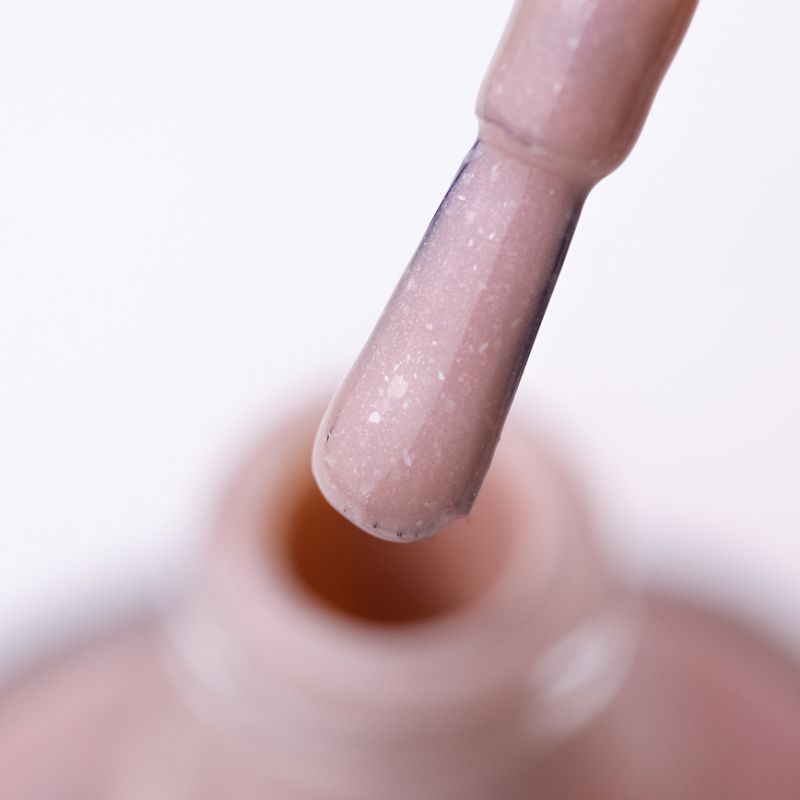 Varnish CND Vinylux Weekly Polish - Fragrant Freesia (187) (beige-pink with very fine golden sparkles), 15 ml
