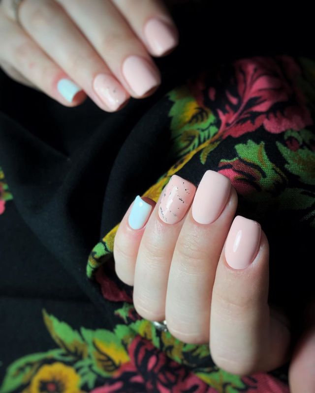 Kira Nails gel varnish No. 013 (light peach-pink, enamel), 6 ml