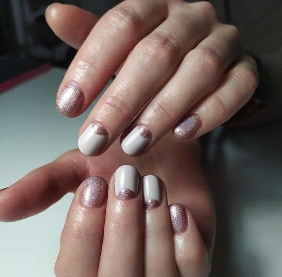 Molekula HOLOGRAPHIC gel varnish No. 551 (beige-pink with holographic microgloss), 6 ml