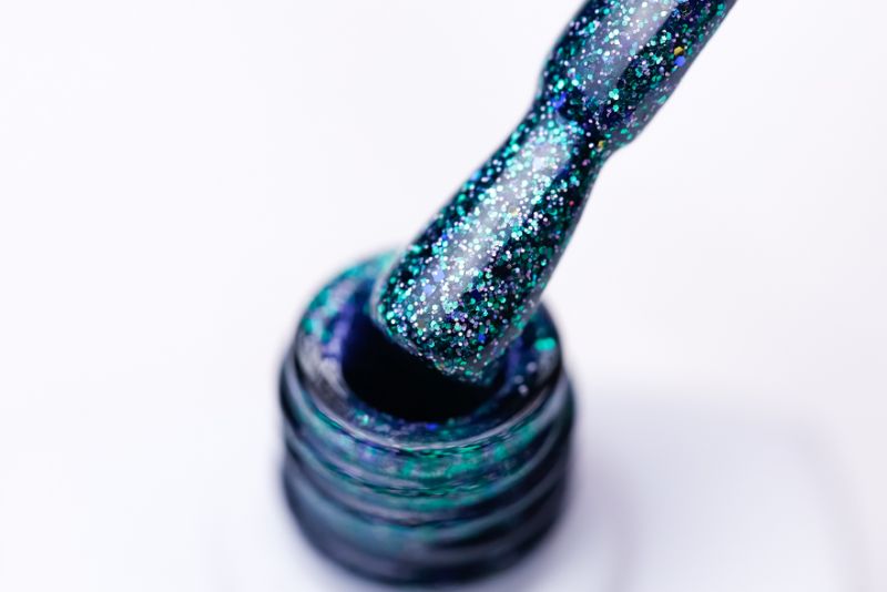 Gel polish Molekula No. 110 (sparkling green, with sparkles), 6 ml