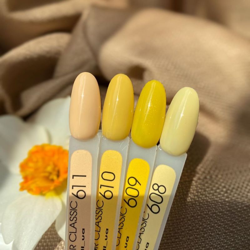 Гель-лак MOON FULL color Gel polish №609 (гірчичний, мікроблиск напівпрозорий), 8 мл