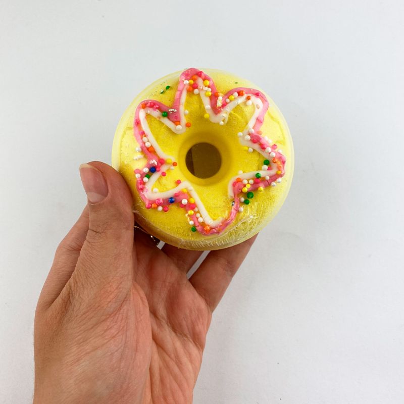 Bath bomb Donut, a soft drink with a soft look