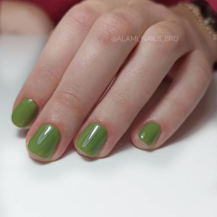 Гель-лак Couture Colour №124 (темно-оливковый, эмаль), 9 мл