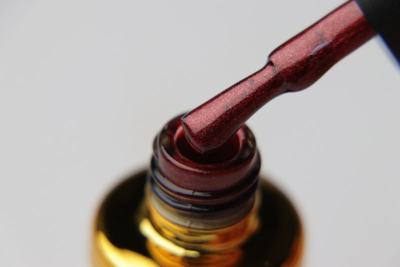 FOX Sphynx Cat eye gel varnish No. 001 (dark red, magnetic), 7 ml