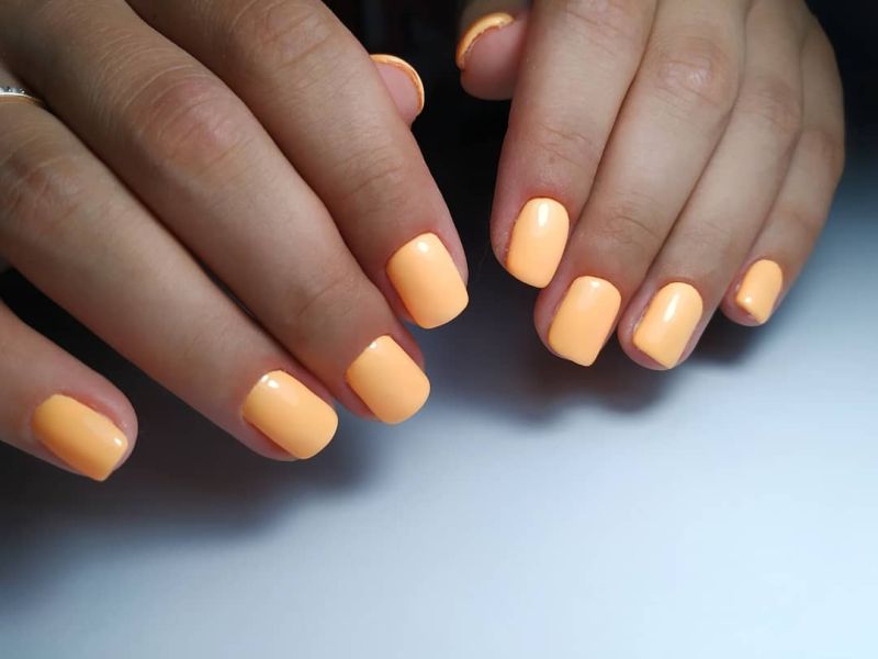 Kira Nails gel varnish No. 020 (pink-peach, neon), 6 ml