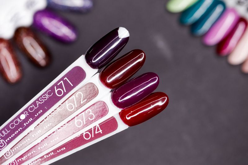 Gel polish MOON FULL color Gel polish No. 672 chocolate-cherry, 8 ml