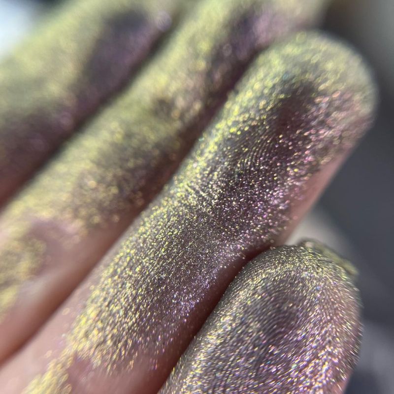 Shine cosmetics Smoky Duochrome Born to Shine Mica No. 121