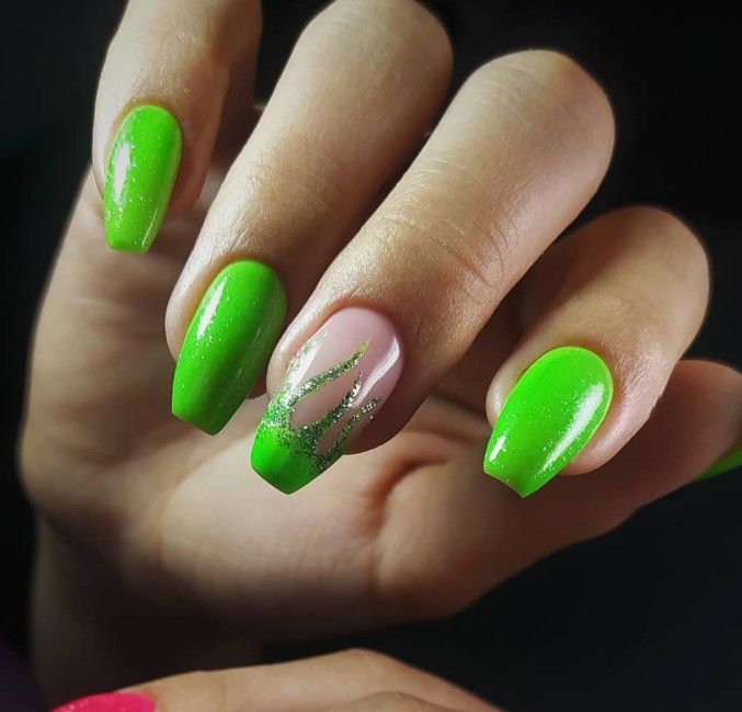 Kira Nails gel-varnish No. 185 (neon light green, enamel) 6 ml