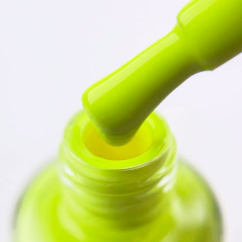 SAGA professional stamping varnish NEON 3 (light green), 8 ml