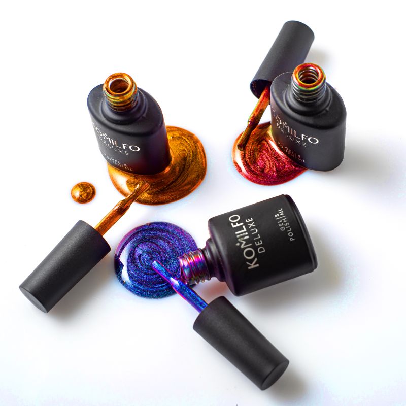 Komilfo 9D Cat's eye 003 gel varnish (purple-copper, magnetic), 8 ml