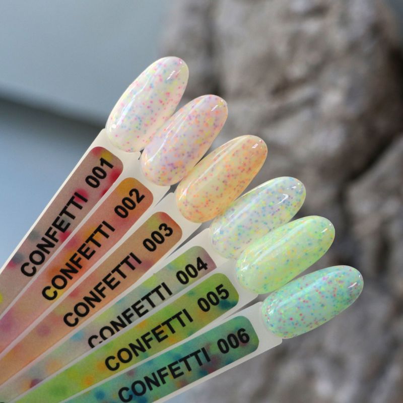 Гель-лак Komilfo Confetti Collection CN002 (светло-розовый с разноцветной крошкой), 8 мл